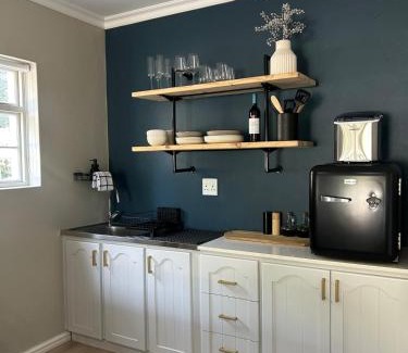 Kareeberg Apartment | The Blossom Room