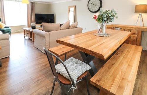 Portland House | The Blue Cottage