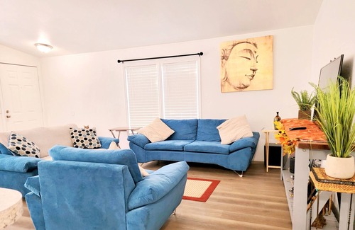 Hemet House | The Blue Cove