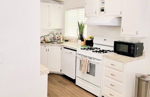 Hemet House | The Blue Cove