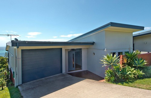 Brisbane House | The Blue Crab Beach House