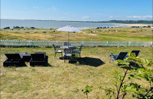 Ogmore-by-Sea House | The Blue Dolphin with Panoramic Sea Views