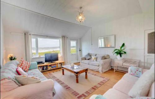 Ogmore-by-Sea House | The Blue Dolphin with Panoramic Sea Views