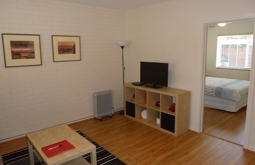 Shenton Park Apartment | The blue door mansion 1