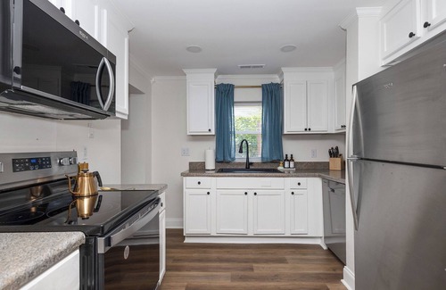 Paw Creek House | The Blue Door - Stylish & Cozy Stay by CLT Airport