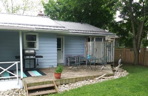 Zurich House | THE BLUE HERON, BEACHY COTTAGE CLOSE TO THE LAKE