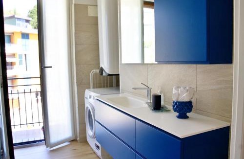 Como Apartment | The Blue - lake/city view modern apt near villa Olmo