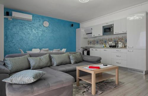 Sector 4 Apartment | The blue Norwegian house