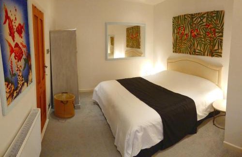 Newquay Cabin | The Blue Palms - Fistral Beach
