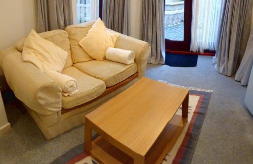 Newquay Cabin | The Blue Palms - Fistral Beach