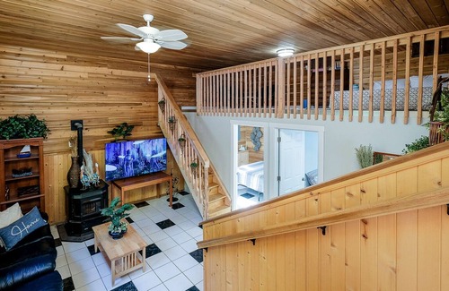 Belfair House | The Blue Pelican: 2-BR Views of Hood Canal
