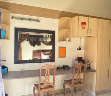 Phalaborwa Apartment | The blue room