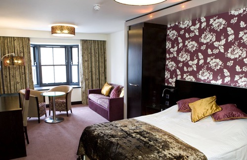 Neath Hotel | The Bluebell Hotel