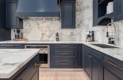 Blueberry Hill House | ❄︎The Bluebird❄︎ | 2 BR + Loft Luxury Townhome l Mountain Views