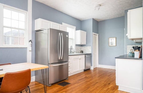 Sylvan Hills House | The Bluebird-Minutes from Everything Atlanta!