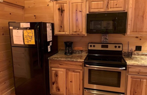 Byrdstown House | The Bluff only 300 yds from East Port Marina on Dale Hollow Lake Tennessee
