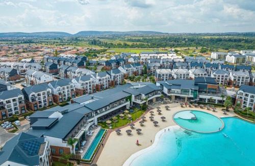 Tshwane Apartment | The Blyde Crystal Lagoon - 3 Bedrooms with Lagoon Views