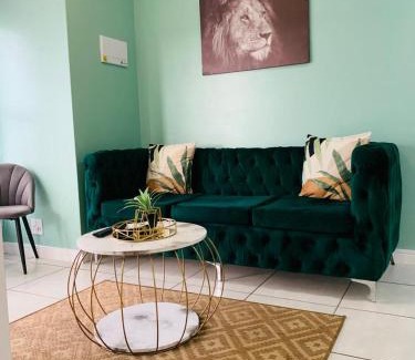 Tshwane Apartment | The blyde-Luxury one bedroom apartment