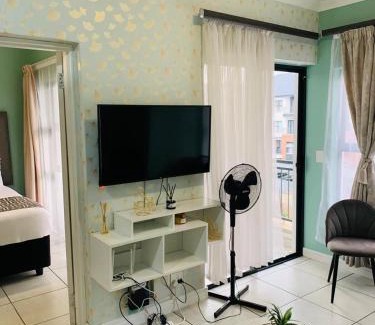 Tshwane Apartment | The blyde-Luxury one bedroom apartment
