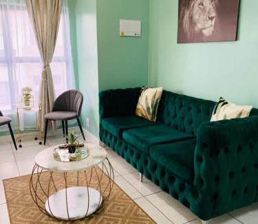 Tshwane Apartment | The blyde-Luxury one bedroom apartment