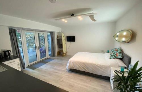 Maenporth Apartment | The Boardroom at The Beach House