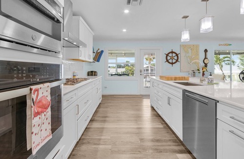 Bokeelia House | The Boat House! Home with 2 Living Spaces in Bokeelia, Sleeps 11!