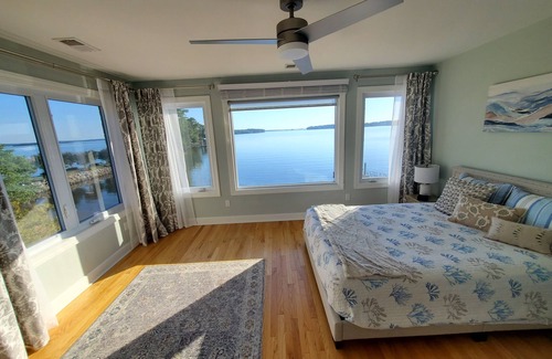 Chapin House | The Boat House vacation home on Lake Murray w/ private beach, dock & boat ramp