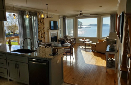 Chapin House | The Boat House vacation home on Lake Murray w/ private beach, dock & boat ramp
