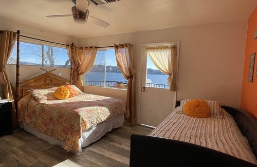 Clear Lake Cottage | The Boathouse Cottage Clearlake Oaks