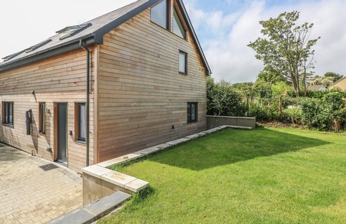 Tenby House | The Boathouse