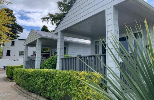 Enniskillen House | The Boatyard Glamping Lodges-Birchwood Lodge