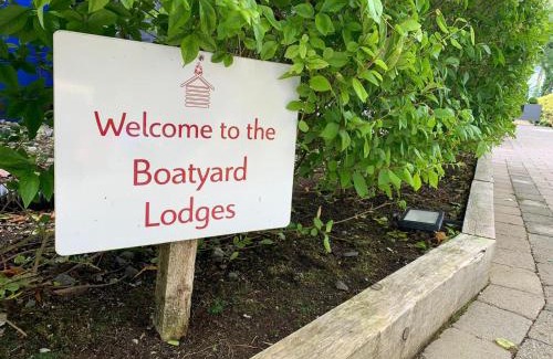 Enniskillen House | The Boatyard Glamping Lodges-Fairline Lodge