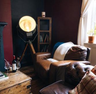 City Centre Apartment | The Bolt Hole - Stratford Upon Avon - Central - Free Offstreet Parking