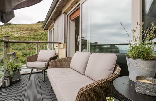 Downderry Cottage | THE BOLT HOLE, pet friendly, luxury holiday cottage in Downderry