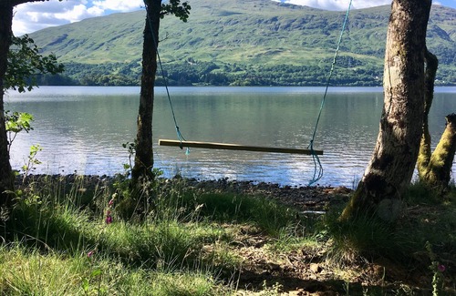 Dalmally Cabin | The Bolthole - Romantic wood cabin in a spectacular Lochside setting