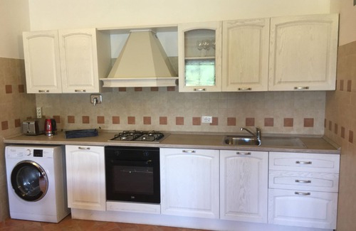 Tresana House | The Borgo di Tresana Ambra, free Wi-Fi, private garden