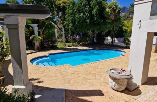 Somerset West Apartment | The Botanical House
