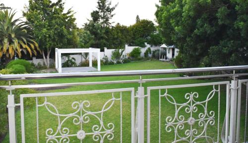 Somerset West Apartment | The Botanical House