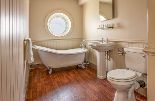 Kingsgate Hotel | The Botany Bay Hotel