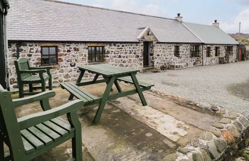 Staffin Cottage | THE BOTHY, pet friendly, character holiday cottage in Staffin
