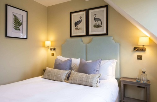 Henley Bed & Breakfast | The Bottle & Glass Inn - Barn View - Room 2