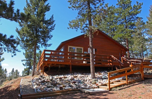 Florissant Cabin | The Boulders - Cozy cabin w/large deck, hot tub, WiFi. No Cancellation Fees!