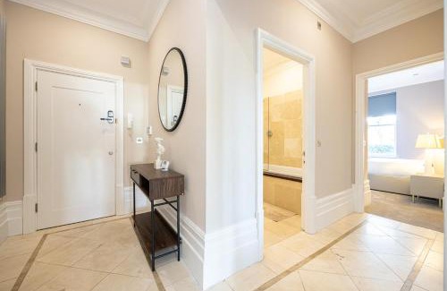 Trafford Apartment | The Bowdon- Luxury Apartment Secure Gated Parking