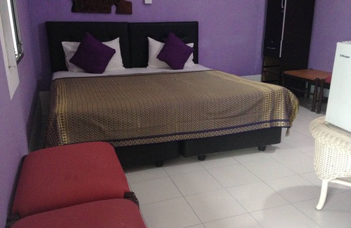 Kampung Kedawang Hotel | The Box Chalet