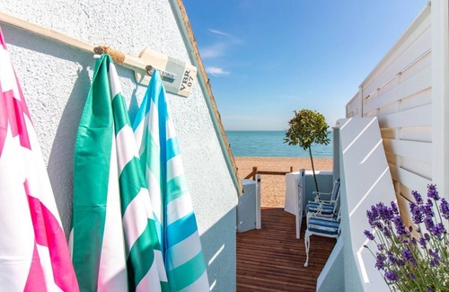 Folkestone Villa | The Breakers - Sea Shell Apartment