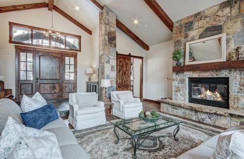 The Highlands House | The Breck Escape Home