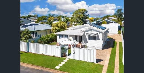 Scarness House | The Breeze BeachSide Cottage