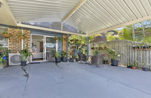 Bellara Apartment | THE BRICK BATCH - Holiday Unit