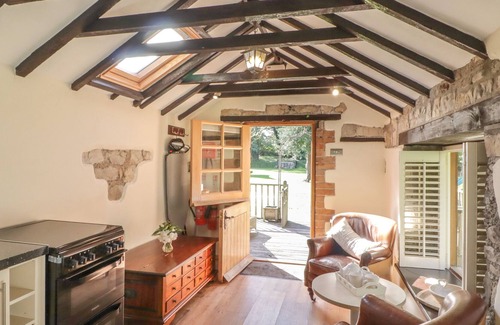 Nantgarw Cottage | THE BRIDAL ROOM, romantic, luxury holiday cottage in Cardiff