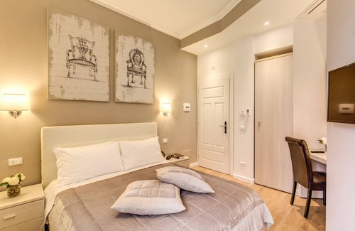 Rione V Ponte House | The Bridge Suites